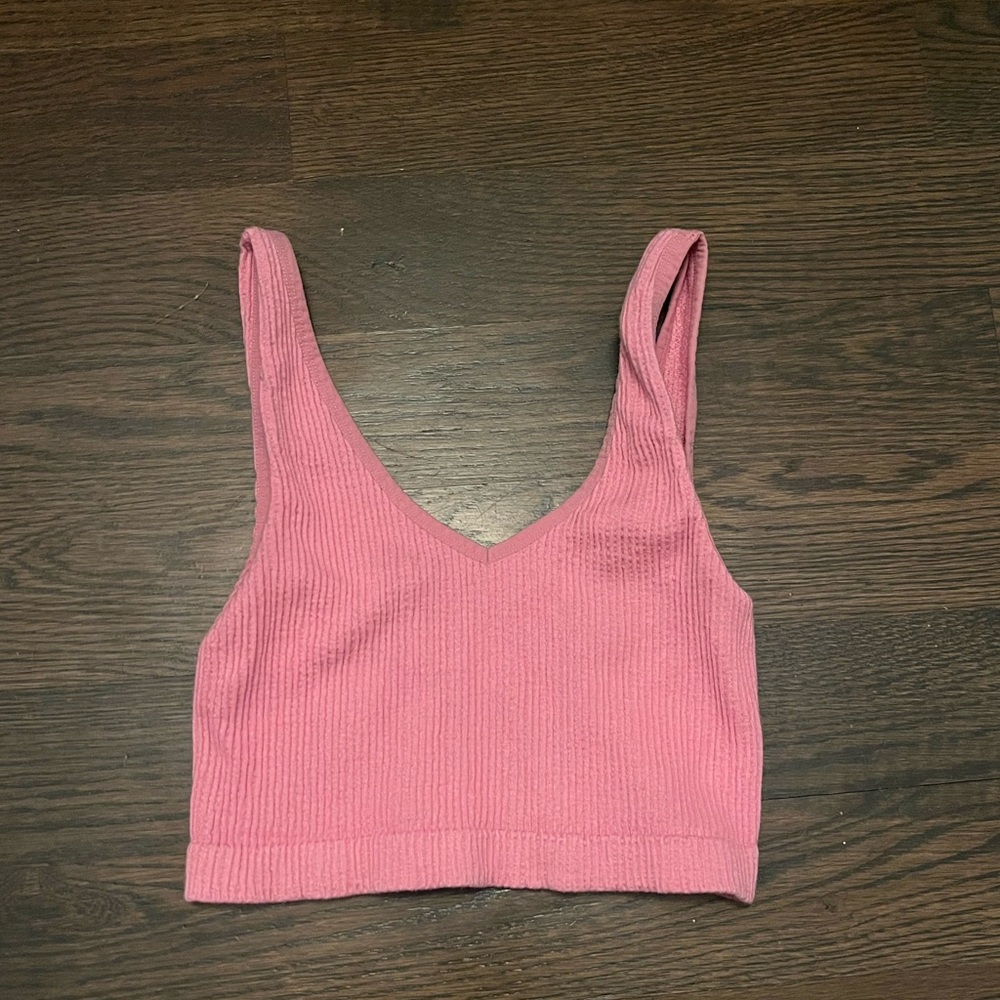 basic pink cropped tank